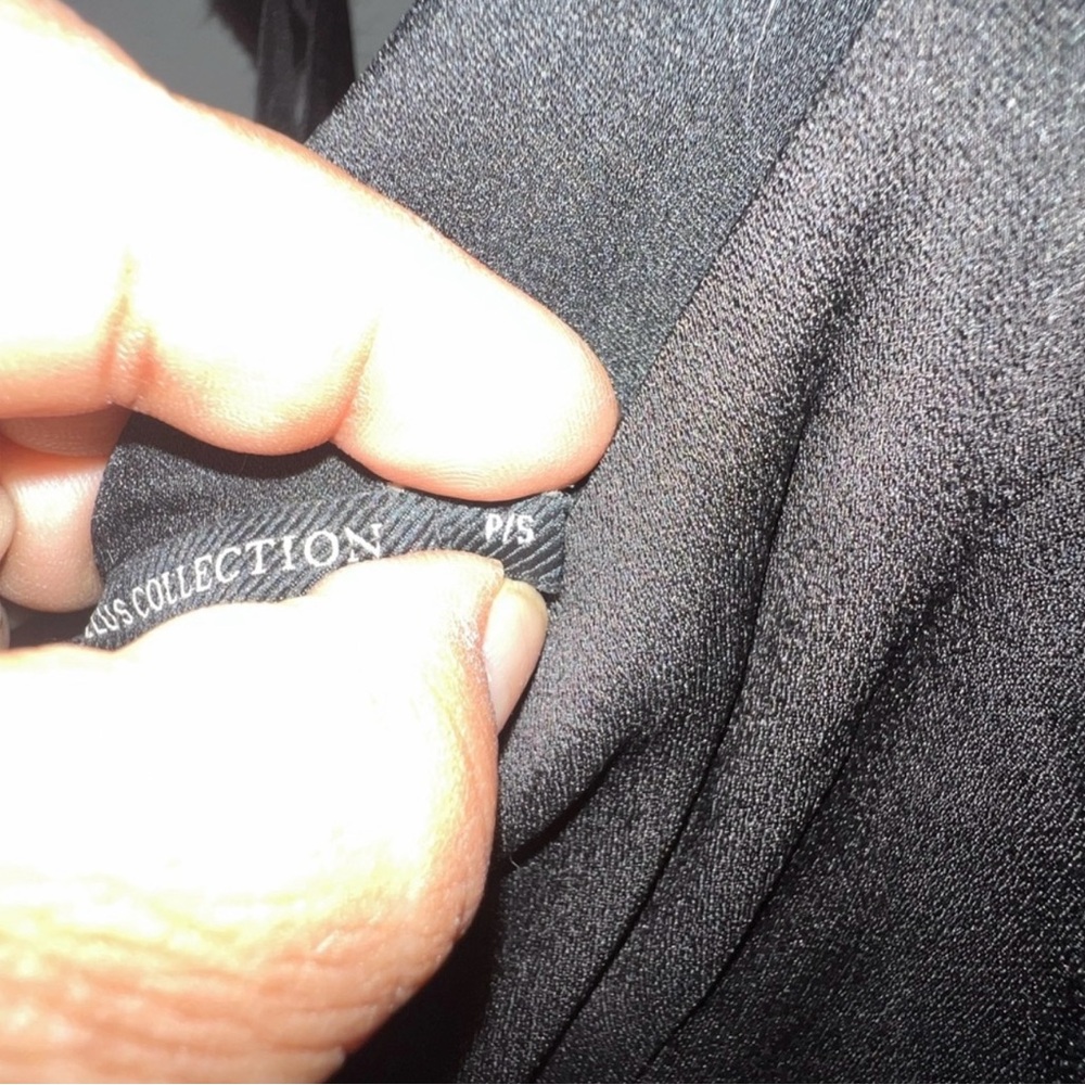 Sophisticated Black Dress - Picture 8 of 8